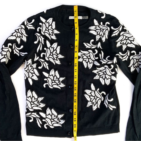 Alice + Olivia Winnie Lace Appliqué Cardigan Size Small Black and White - Picture 8 of 13